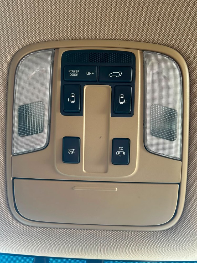 Kia CARNIVAL Van 2,2 Crdi 6AT 11p Premium 2017 — foto 13